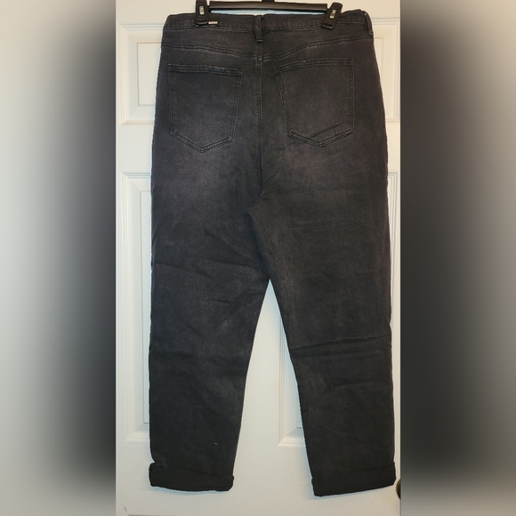 ***SOLD***Fashion Nova Boyfriend Jeans - Picture 6 of 6